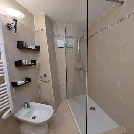 Front With Patio Near Airport Apartment Cagnes-sur-Mer